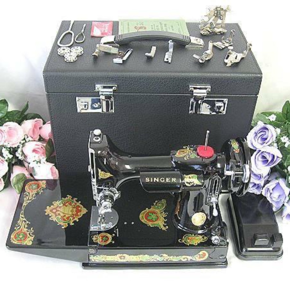 Singer Featherweight 221 Sewing Machine with Rare La Vincedora Displays